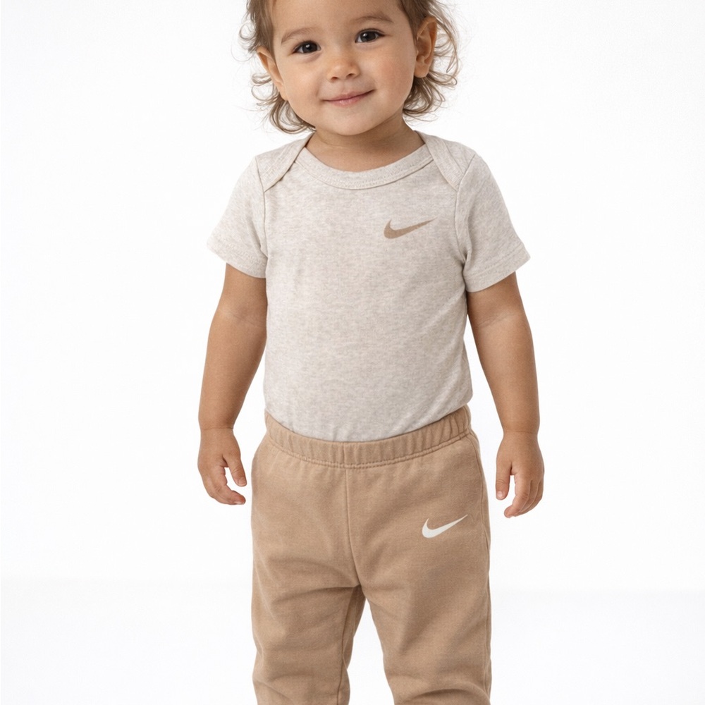 ✅ NWT Nike Baby 3-Piece Bodysuit & Pants Set 18M Hemp Neutral Tan